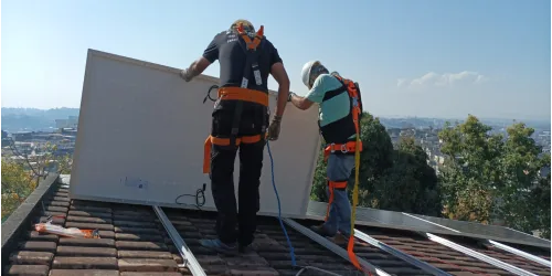 Sistema de energia solar on-grid instalado em Centro - Duque de Caxias - RJ (foto 1 de 4)