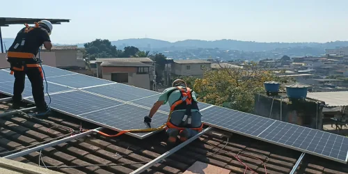 Sistema de energia solar on-grid instalado em Centro - Duque de Caxias - RJ (foto 2 de 4)