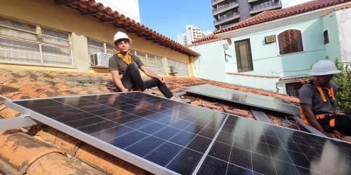 Sistema de energia solar off-grid instalado em Boa Viagem - Niterói - RJ (foto 2 de 4)